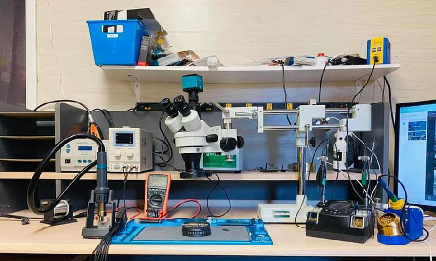 Phone Repair Tech Keeps Common Parts in Stock for Faster Repairs